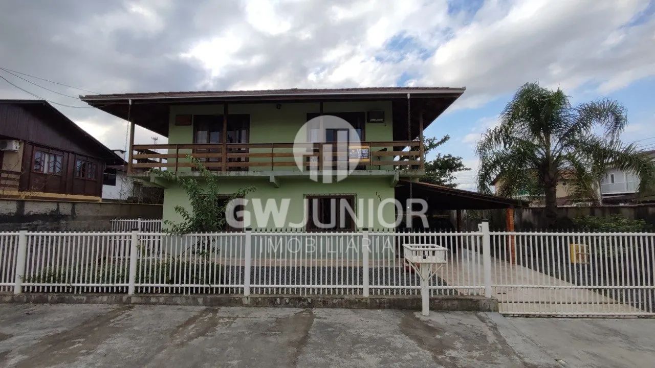 Casa Sobrado com 4 quartos - Vila Nova