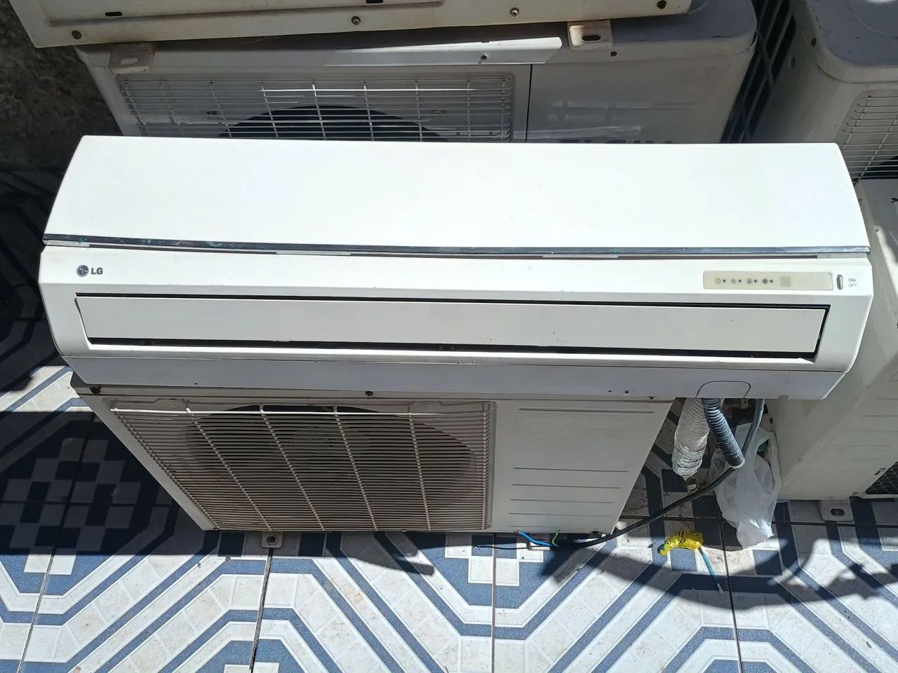 LG Split Air Conditioner 9000 BTUs