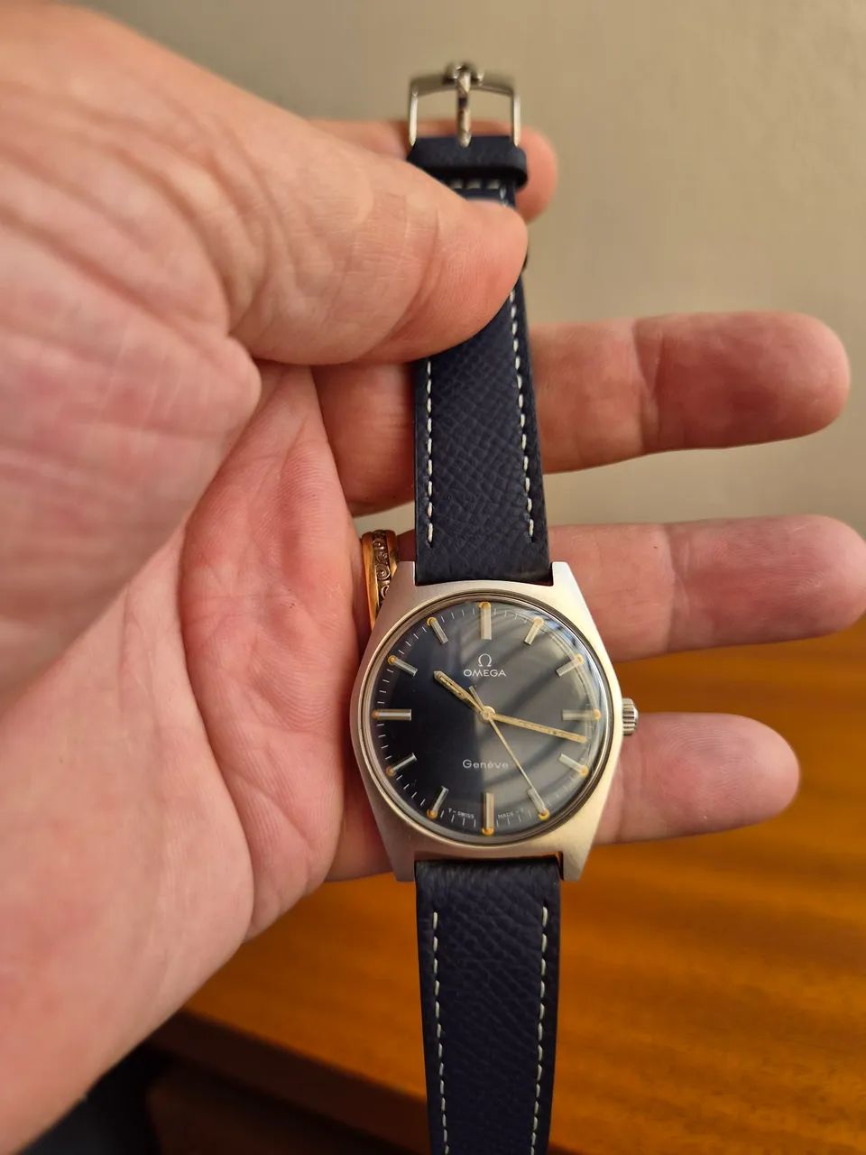Relógio Omega Geneve Dial Azul 35 mm com Coroa e Fivela Assinada Ref.136.041