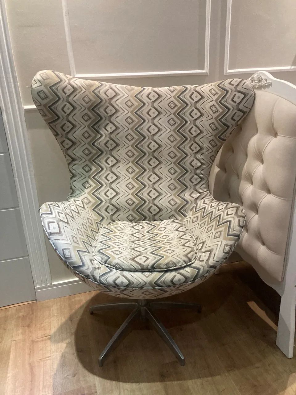 Poltrona Decorativa Giratória Estilo Egg - Moderna e Confortável - Foto 5