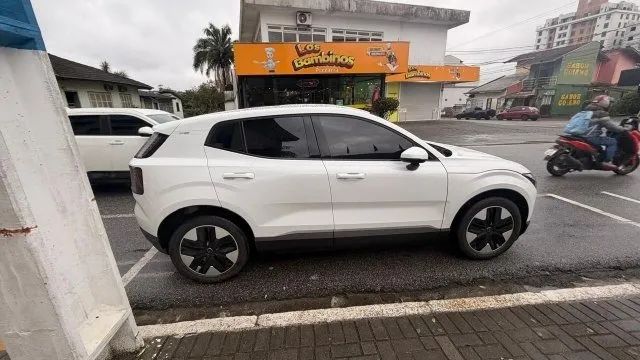 Volvo EX30 E60 Core (elétrico) 2024 - Foto 3