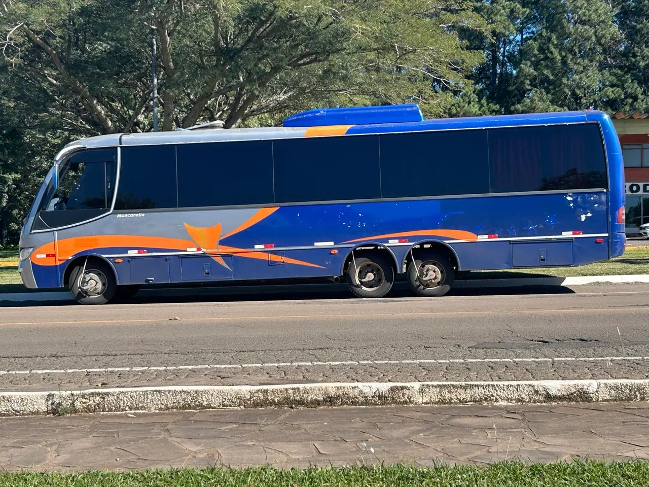 Vendo ou troco por ÔNIBUS DD