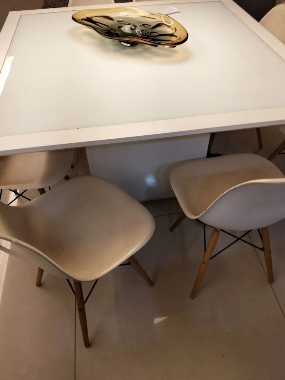 Cadeiras em polipropileno eames