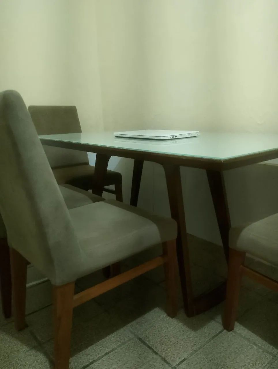 Mesa tampo de vidro com 4 cadeiras, retangular - Foto 3
