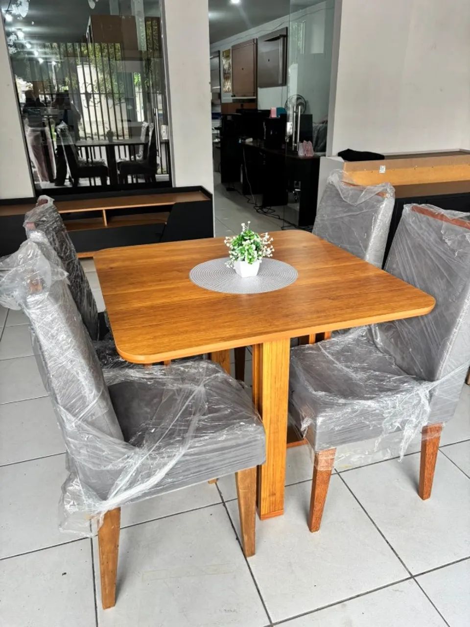 MESA DE JANTAR COM ENTREGA GRATIS - Foto 2