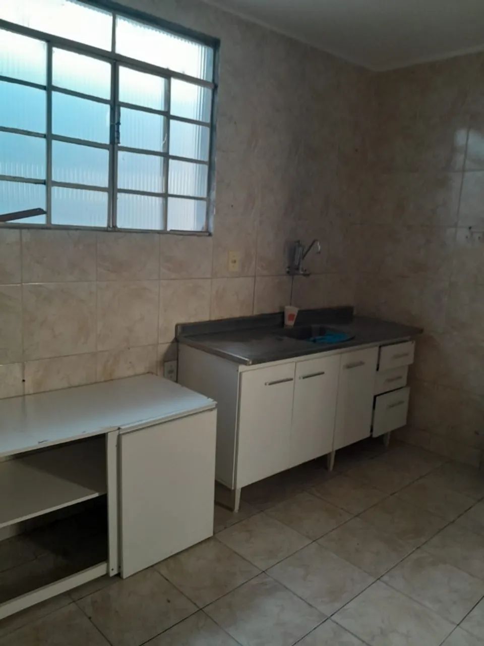 CASA EM CORUMBÁ, RICA EM VARANDA, COMODOS ESPACOSOS. - Foto 2