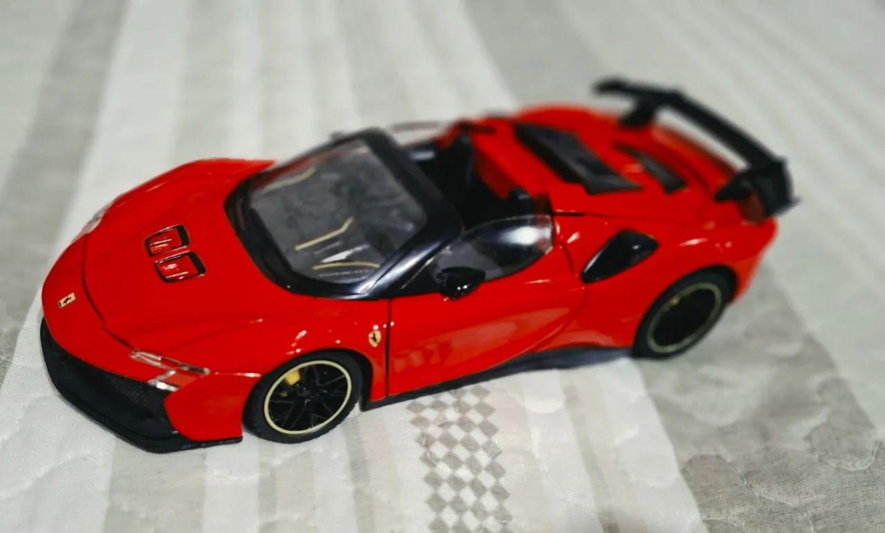 Carro miniatura Ferrari 1/24 - Foto 4