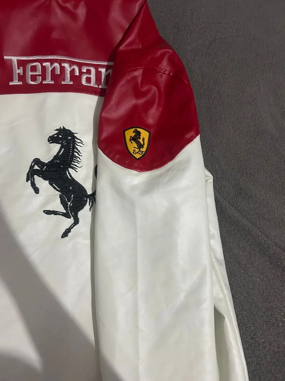 jaqueta couro ferrari - Foto 2