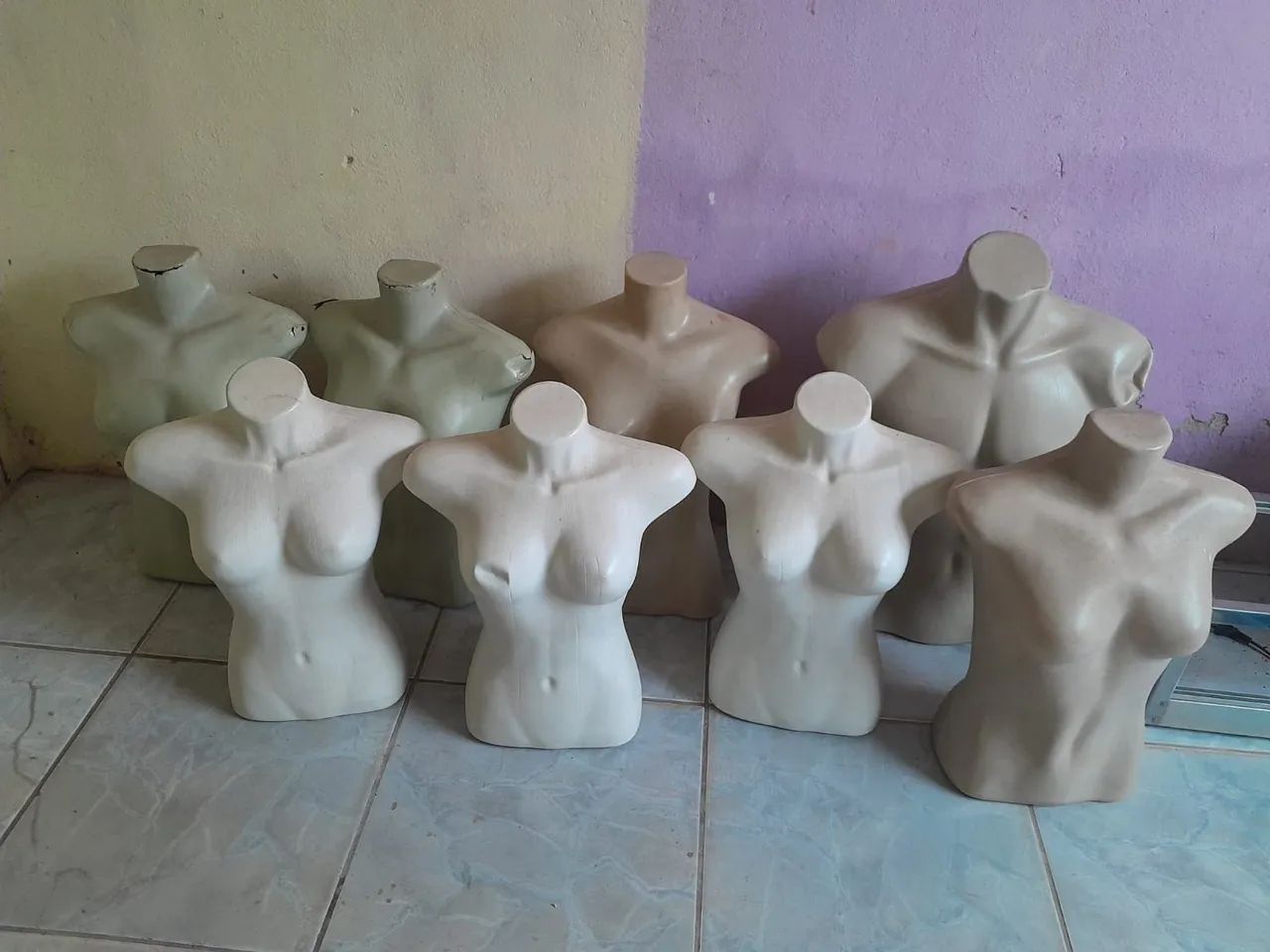 Vendo 8 manequins meio corpo!