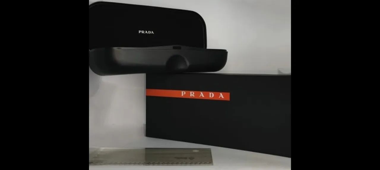 Oculos Prada para lentes de grau -novo na caixa - Foto 3