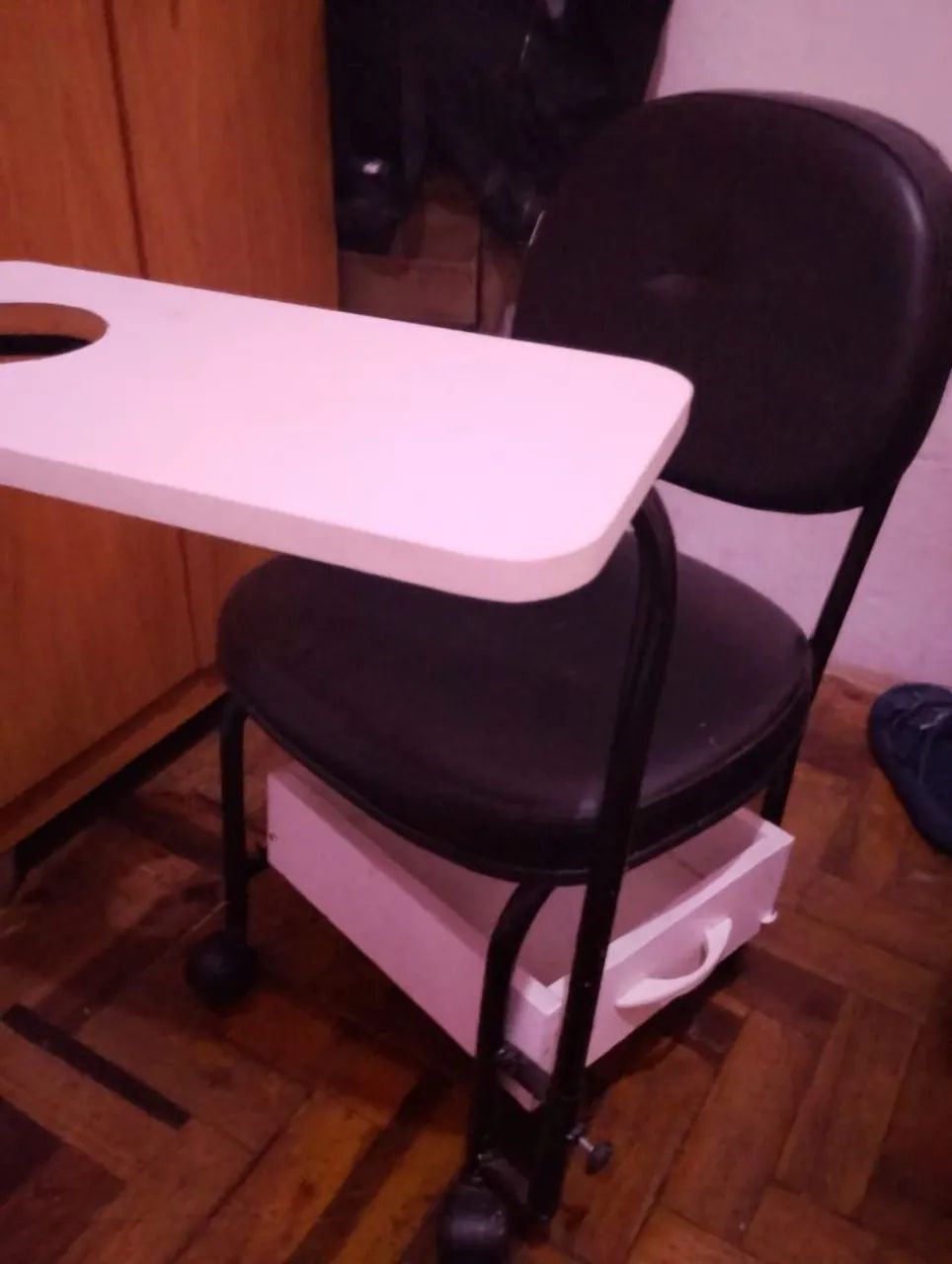 Cadeira de rodas pra salão manicure  - Foto 4