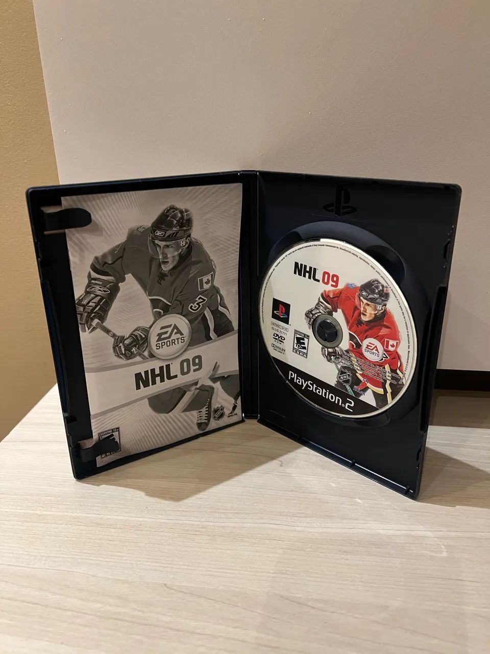 Jogo PlayStation 2 NHL 09 - Foto 2