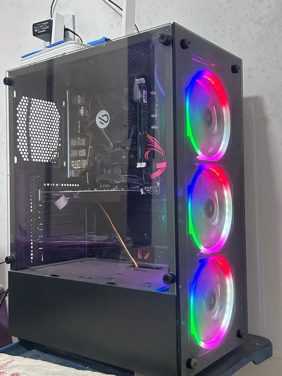 Vendo PC Gamer completo seminovo em perfeito estado.