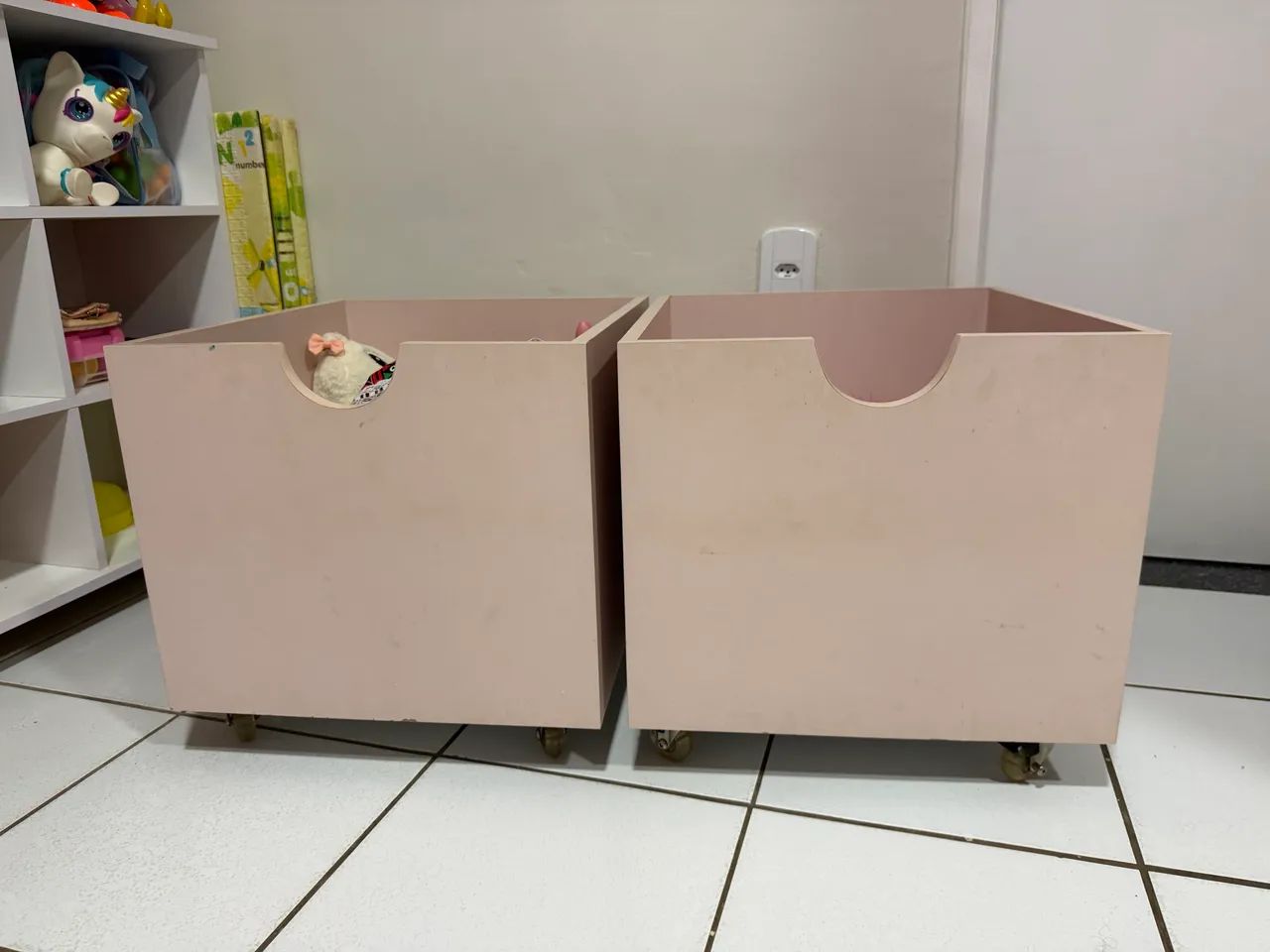 2 baús de mdf com rodinhas 38 cm X 45 cm X 50 cm