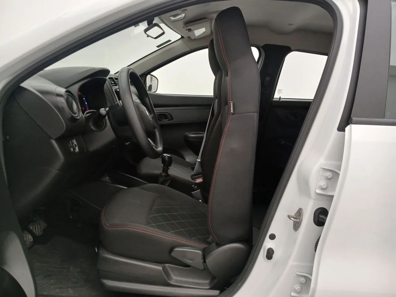 Renault Kwid 1.0 Zen, foto 16 de 18