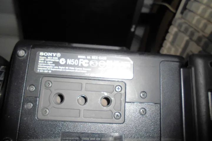 Filmadora Sony Nex EA50 Em ótimo estado (sem lente)  - Foto 5