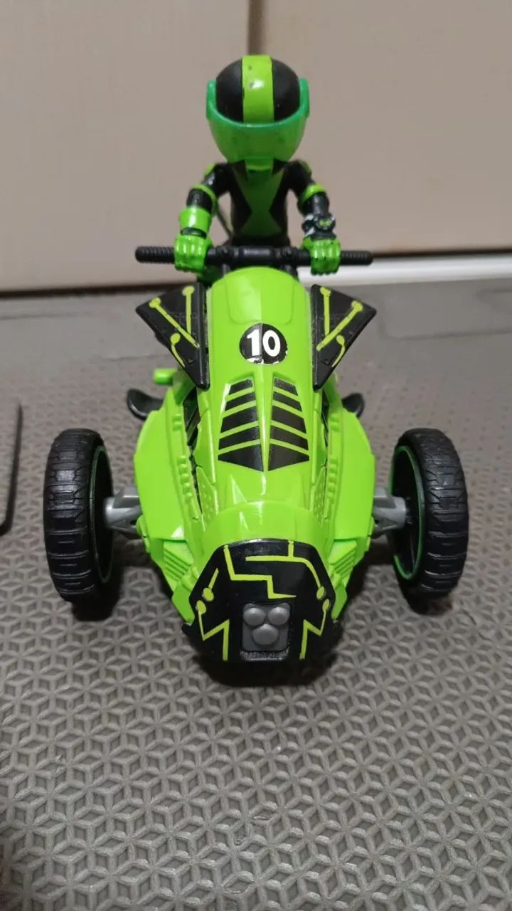 Ben 10 Veículo Quadriciclo com Boneco Original - Foto 2