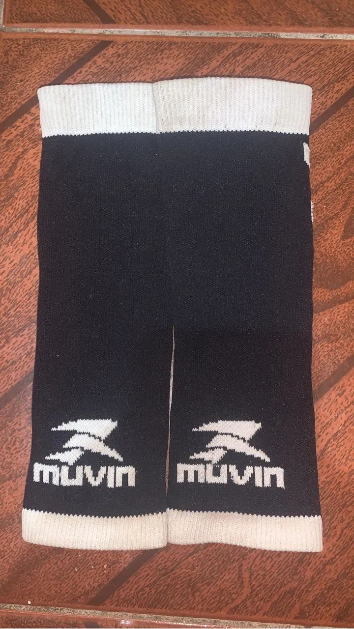 Manguito preto marca muvin 