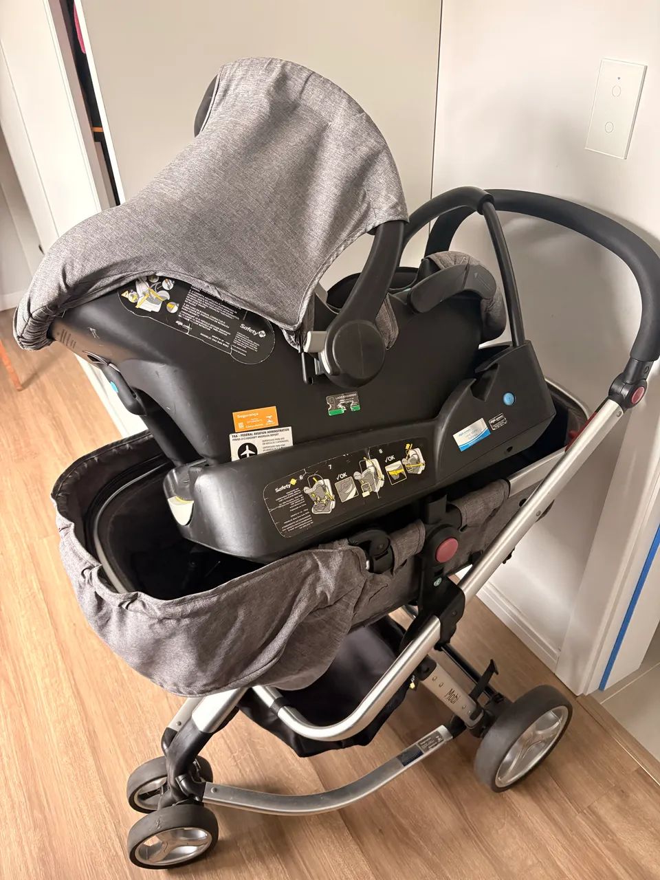 Carrinho e bebê conforto Safety 1 