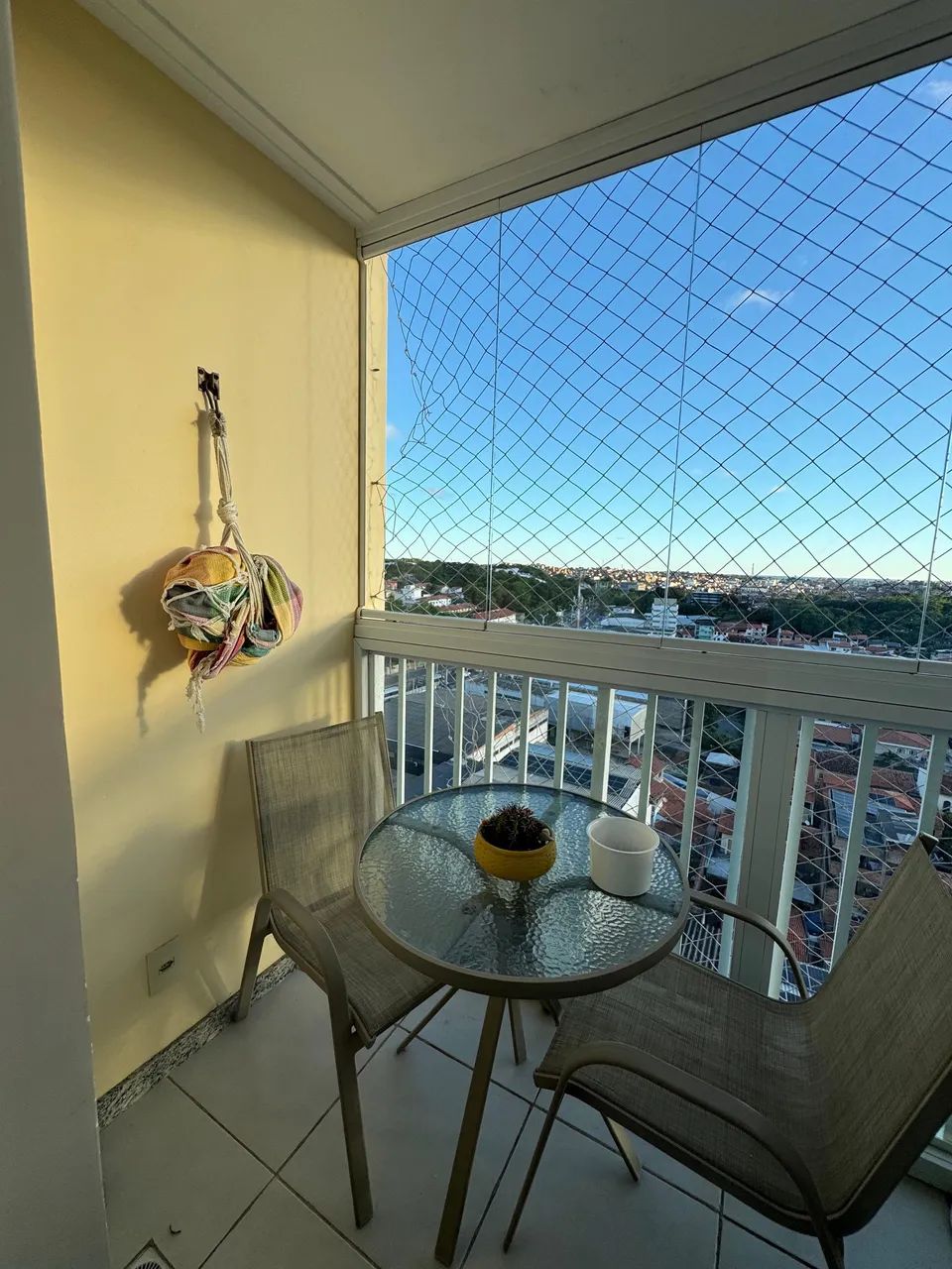 APARTAMENTO 3/4 COM SUÍTE E VARANDA NO CITTA ITAPUÃ 