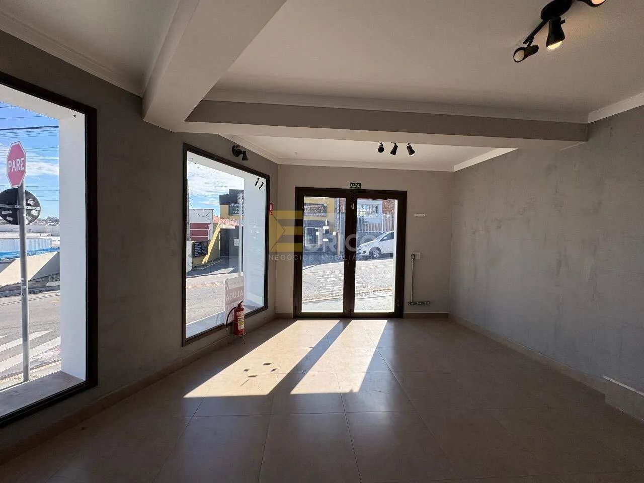 Sala comercial para locação  Próxima ao Centro de Vinhedo