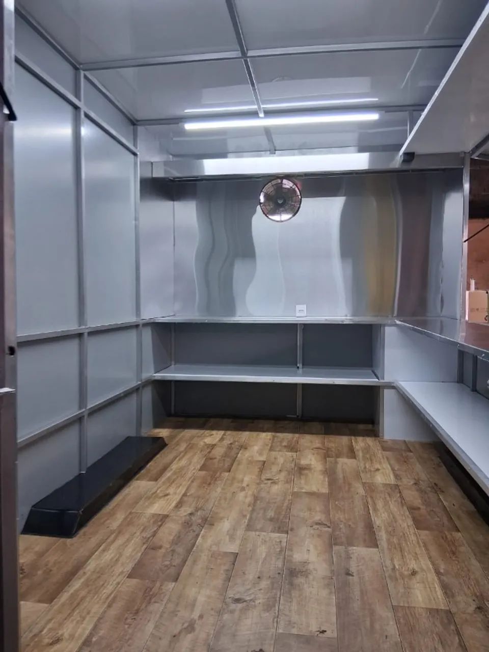  Vendo Trailer de Lanche 3X2  esta emplacado - Foto 2