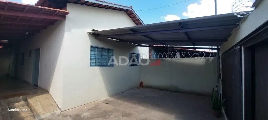 Casa de Rua com 4 barracões - Foto 2