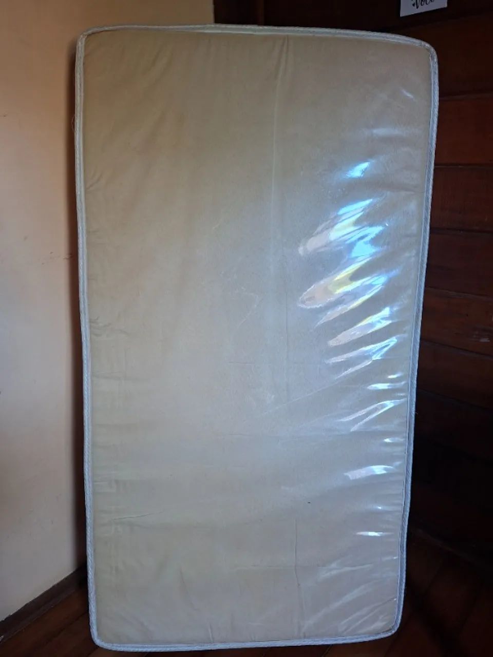 Colchão impermeável e antirrefluxo para bebês + capa protetora - Foto 2