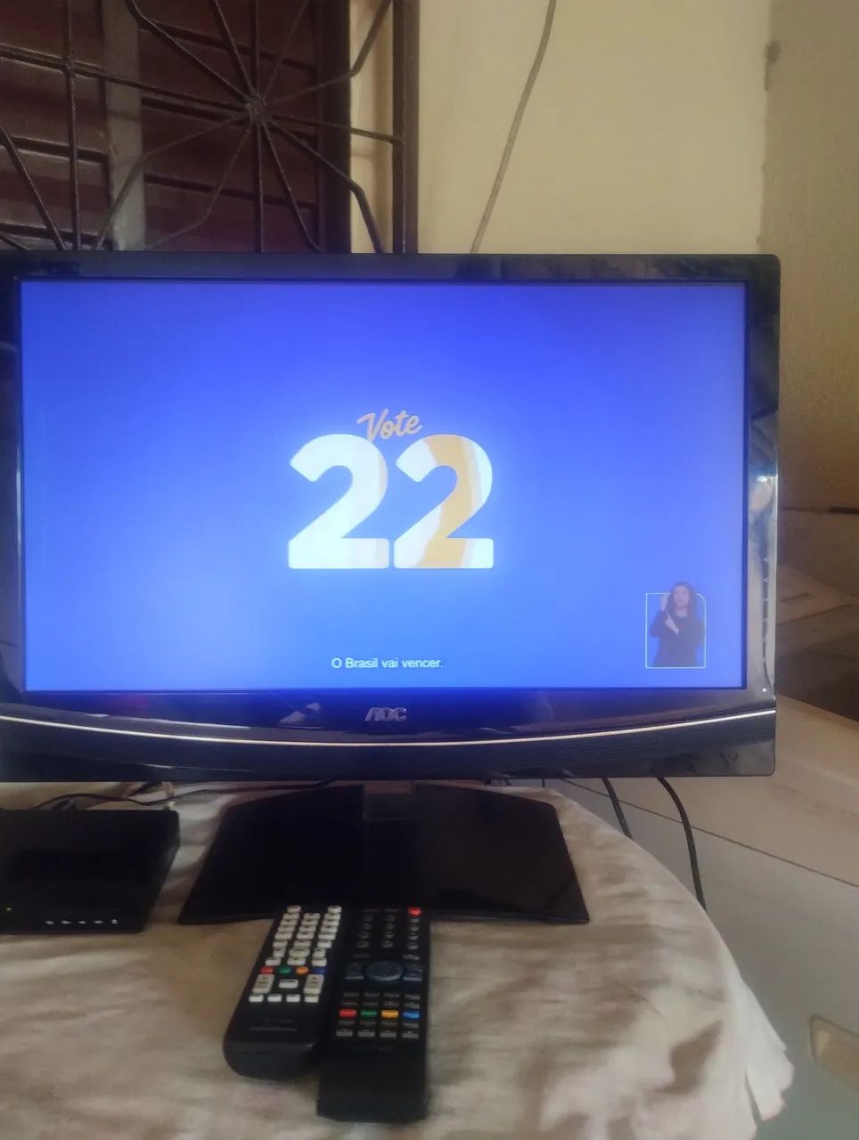 Tv AOC 24 polegadas com conversor digital  - Foto 3