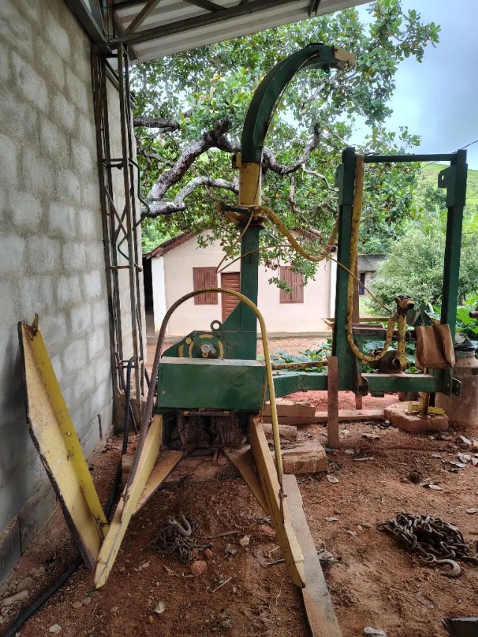 Forrageira menta suplema com suporte para big bag pintada da cor do trator john deere