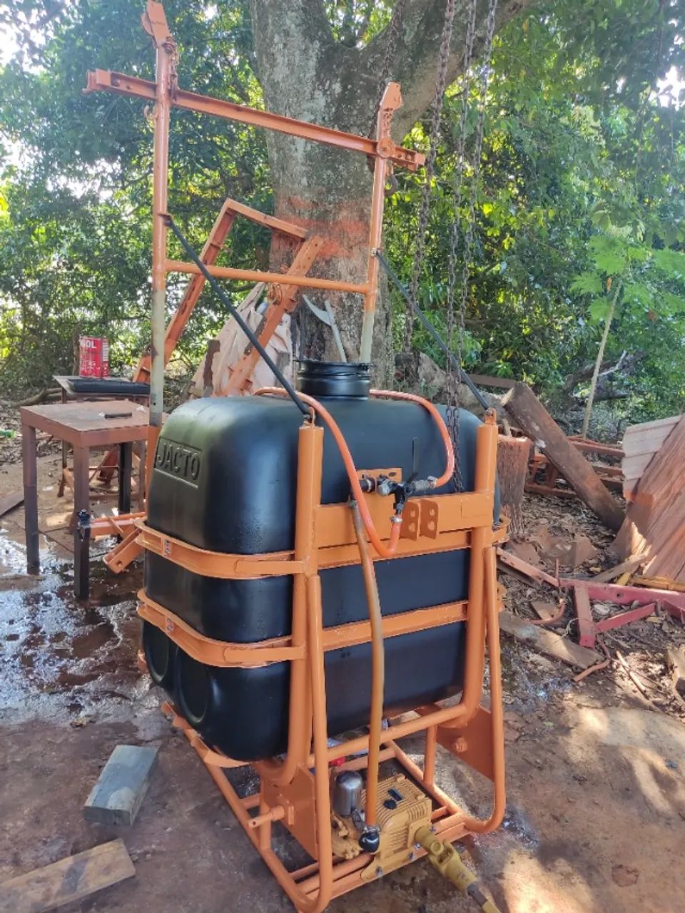 Pulverizador Jacto Condor 600 pecuário 