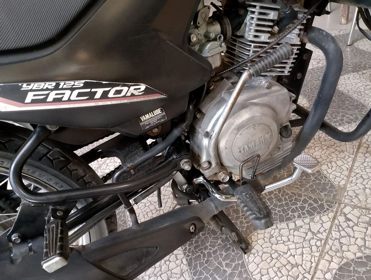 Moto Yamaha 125 factor  - Foto 3