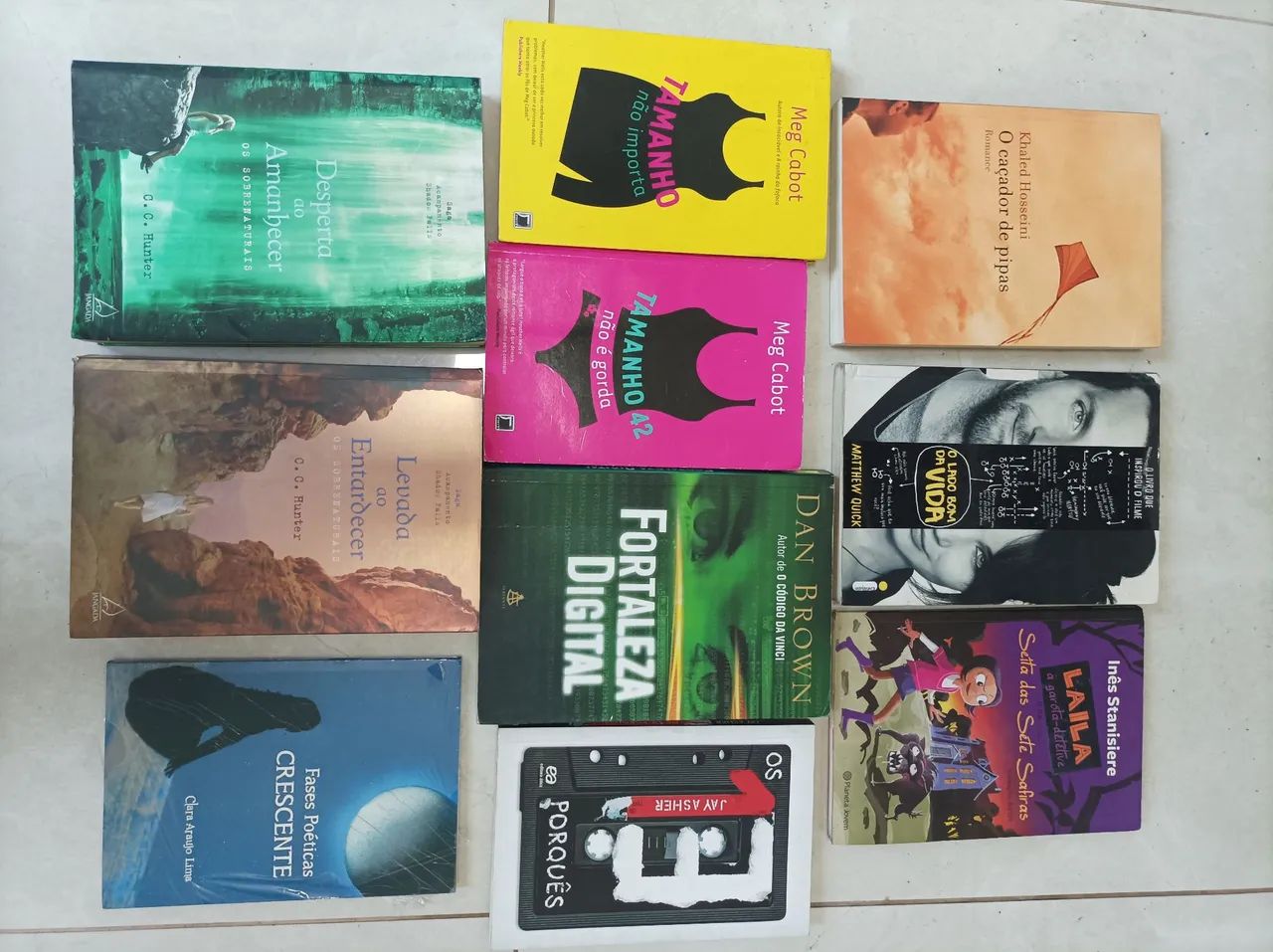 Livros: R$10,00 cada.
