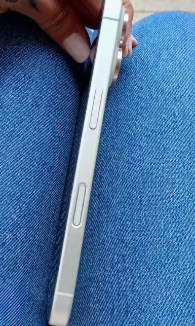 iPhone 16 branco  - Foto 3