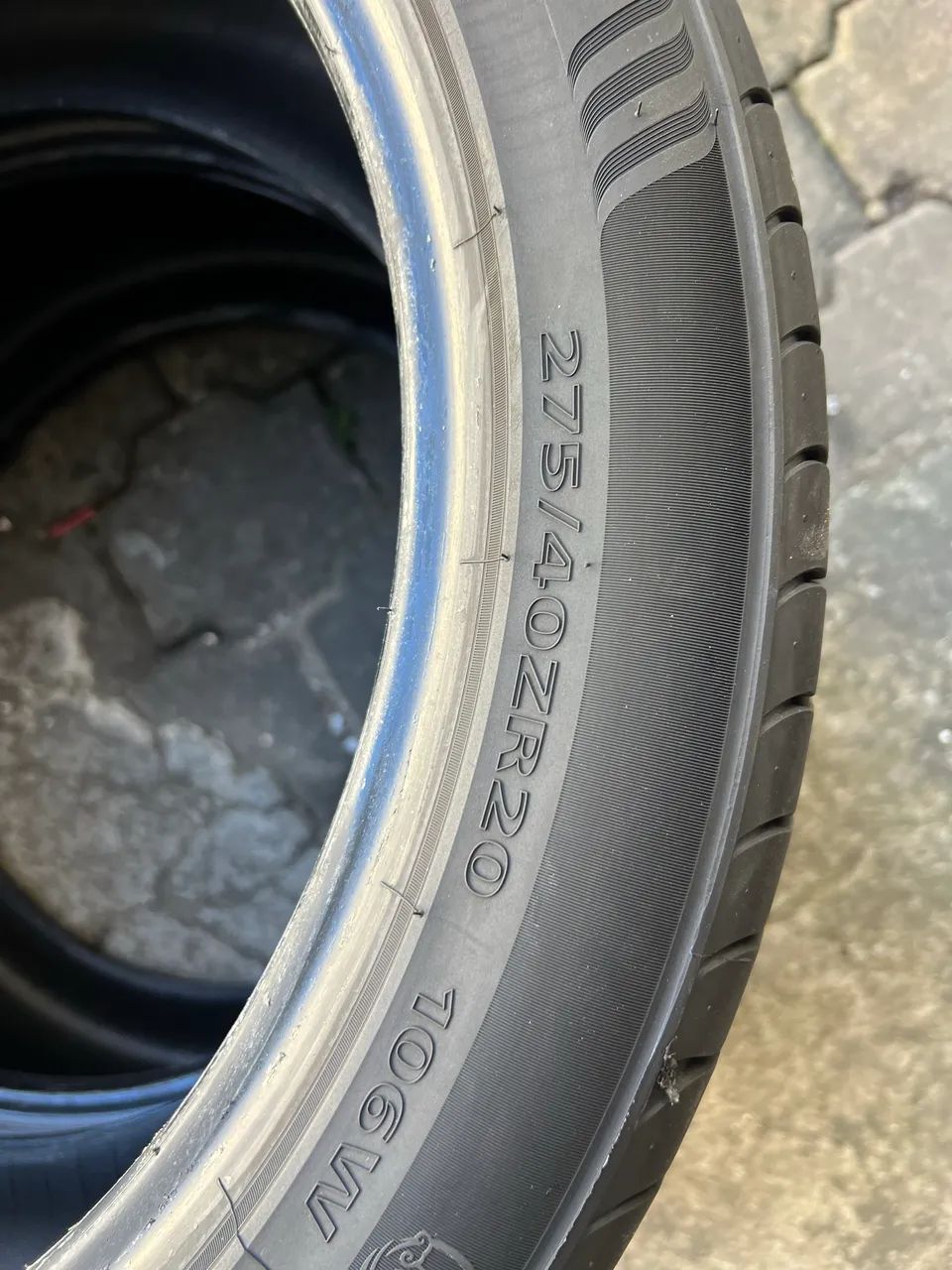 Pneus 275/40r20 praticamente zero - Foto 2