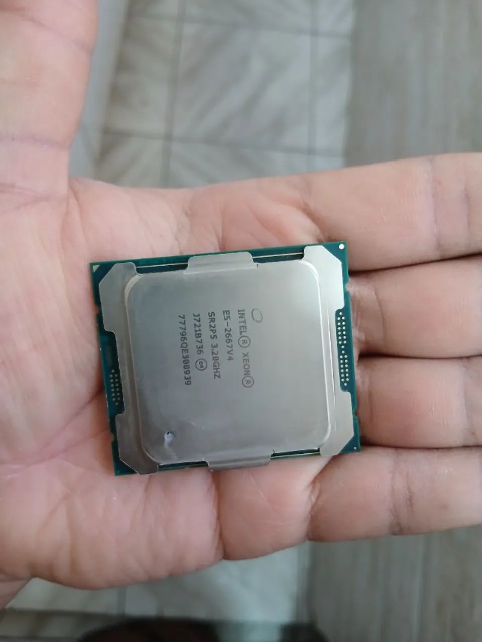 Xeon E5-2667 v4