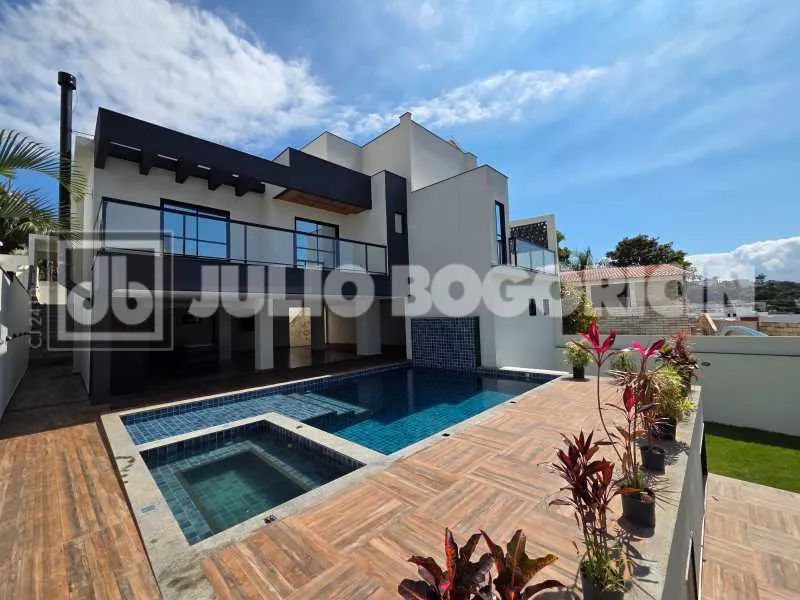 Casa de rua : Linear / Residencial / Jardim Guanabara