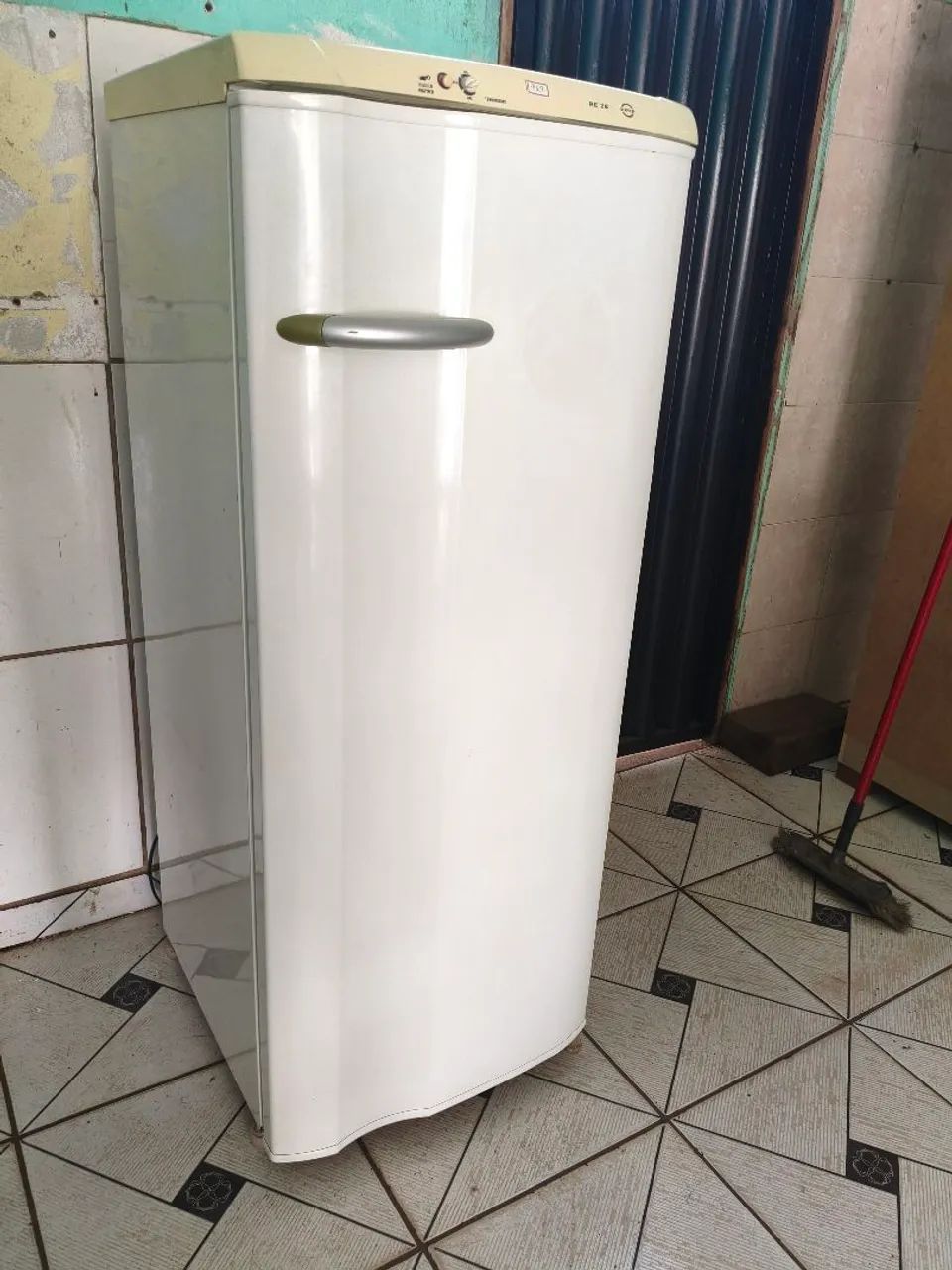 Geladeira Electrolux 280 litros  - Foto 2