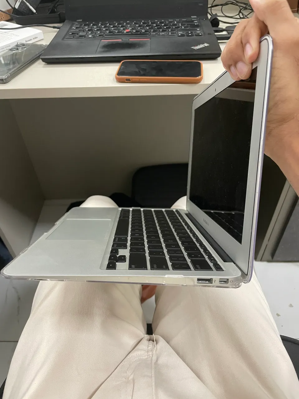 値下げ！Mac Book Air(11-inch. Mid 2011)を売ります macbook air 2011