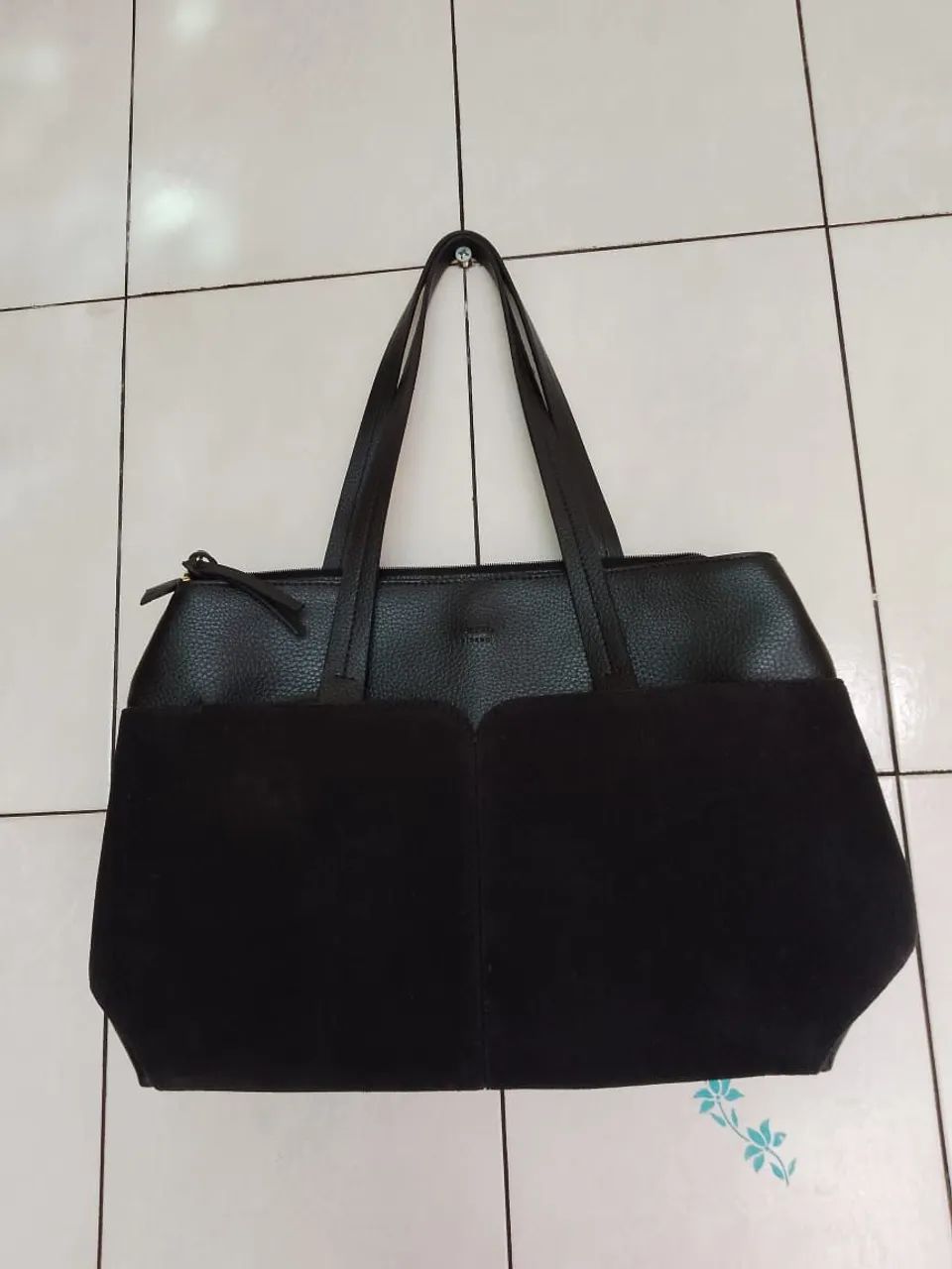 Bolsa Arezzo preta grande 