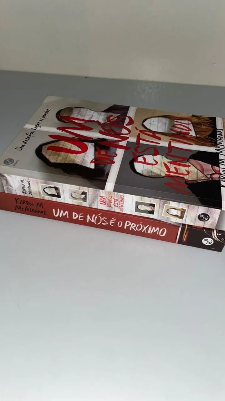Livro Um De Nós É o próximo  - Foto 5