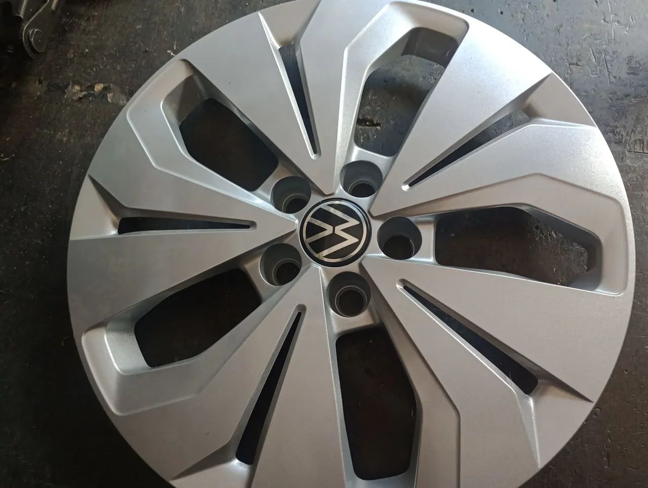Rodas do t-cross original com calota - Foto 3