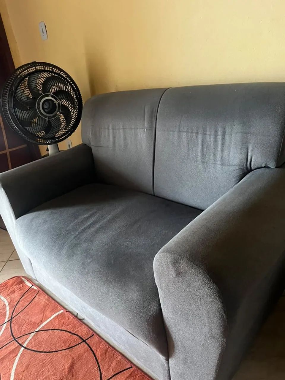 Vendo sofá dois lugares  - Foto 3