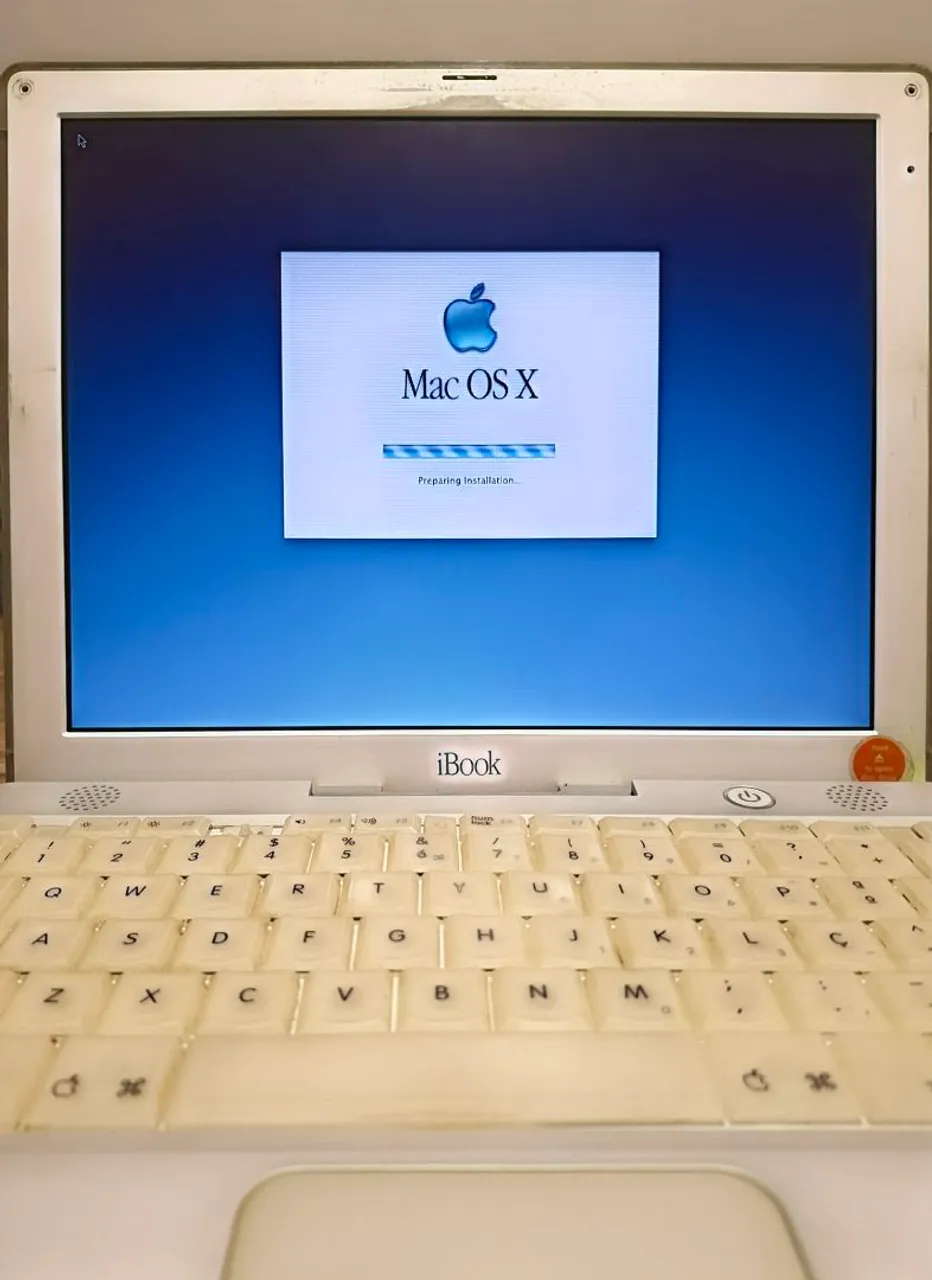 iBook G3 Clamshell 466mhz Grafite, todo revisado, c/ carregador