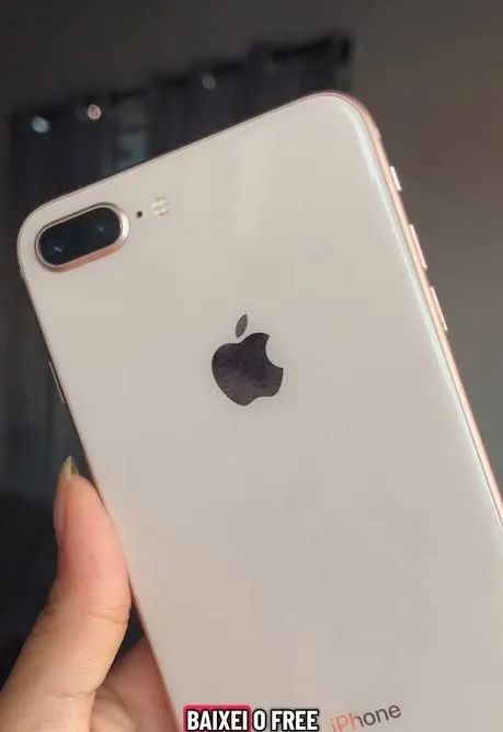 Vendo iPhone 8 plus 64gb ou troco em outro iPhone!
