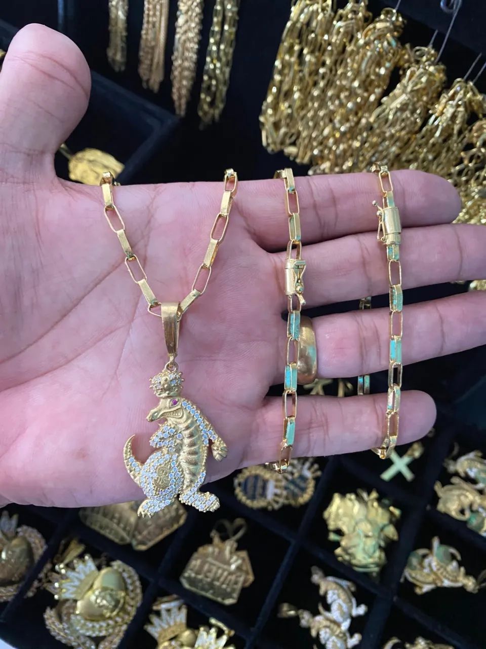 Kit de cordão tijolinho + pingente e pulseira de moeda antiga 