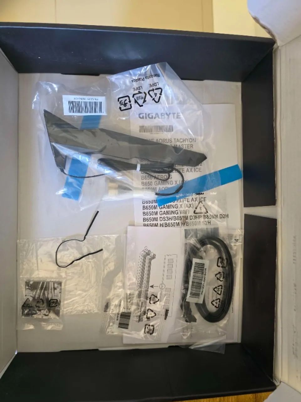 Placa mãe Gigabyte B650 Aorus Elite AX - Foto 5