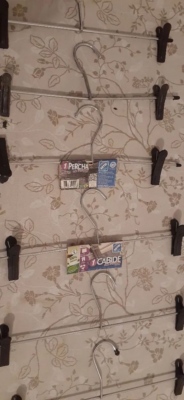 Cabides em Metal Cromado com Presilhas São 13 CABIDES. - Foto 4