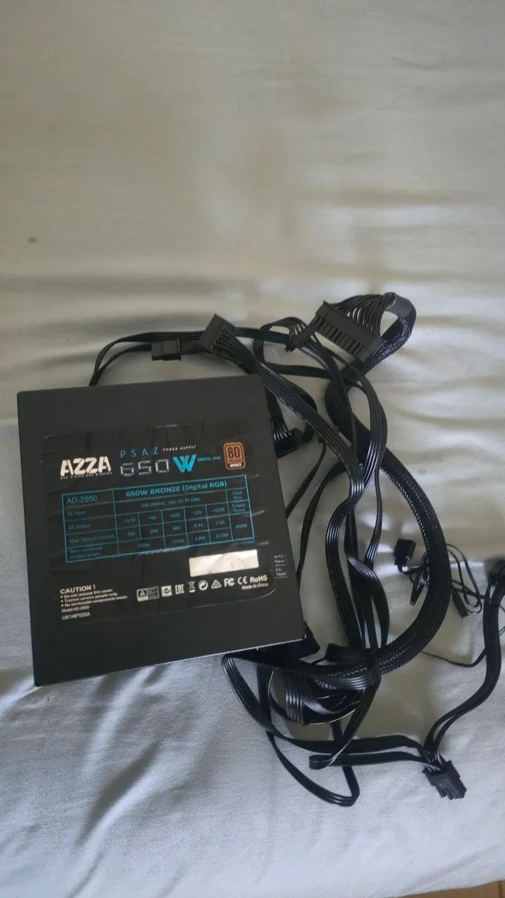 Fonte AZZA 650W RGB