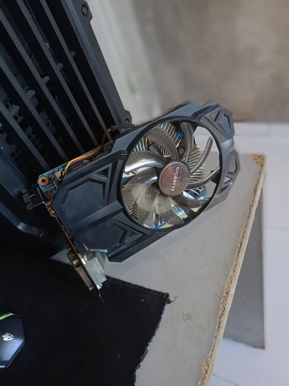 Placa de vídeo pra reparo ou sucata GTX 750ti - Foto 3